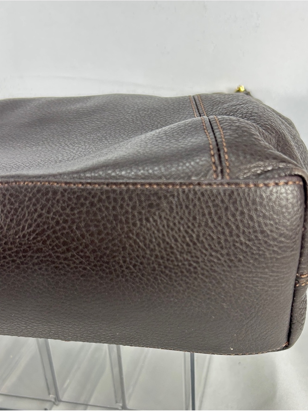 Liz Claiborne Villager Classic Dark Brown Leather Shoulder Bag - Picture 5 of 8